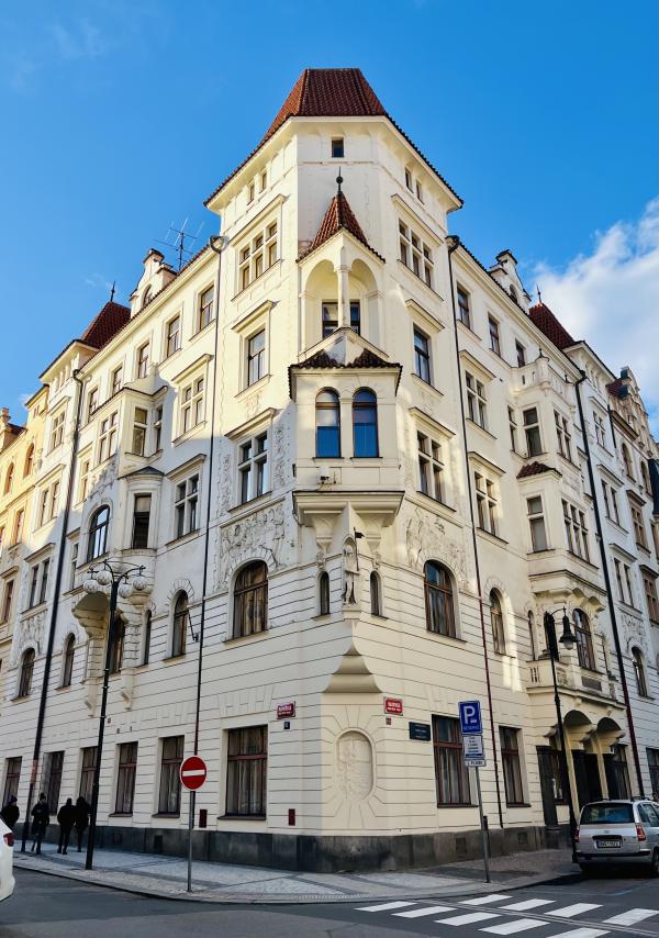 Valentinská - budova