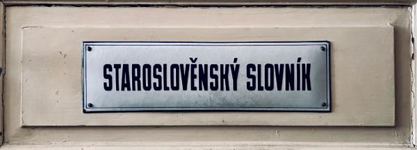 cedule na dveřích